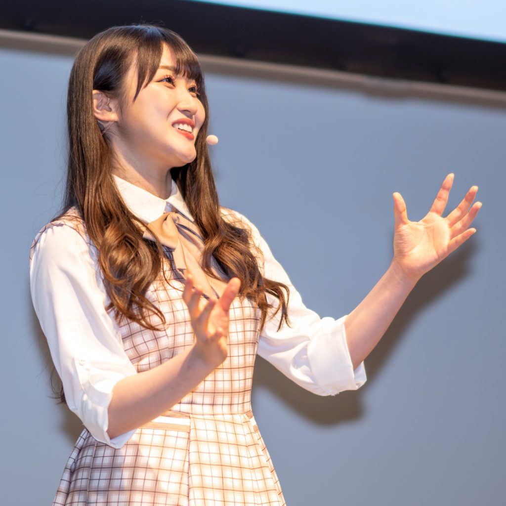 「Sony presents DinoScience ~ララミディア大陸の恐竜物語~」記者発表会に出席した日向坂46潮紗理菜