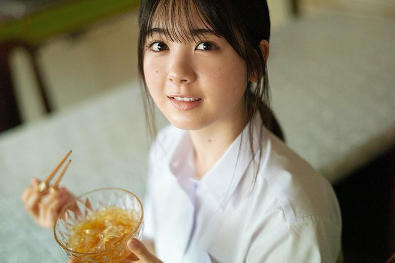 「B.L.T. SUMMER CANDY 2021」で表紙&巻頭グラビアを飾る乃木坂46筒井あやめ