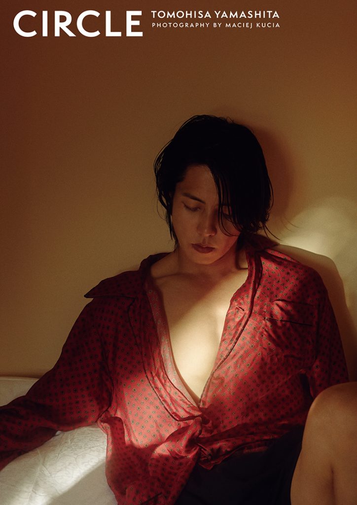 山下智久写真集「CIRCLE」のポスターカット