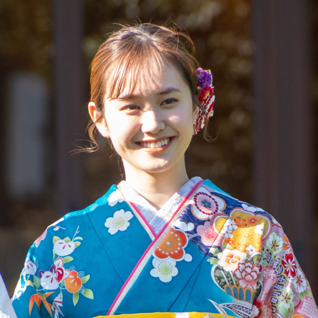 「オスカープロモーション2022年新春晴れ着撮影会」に出席した尾碕真花