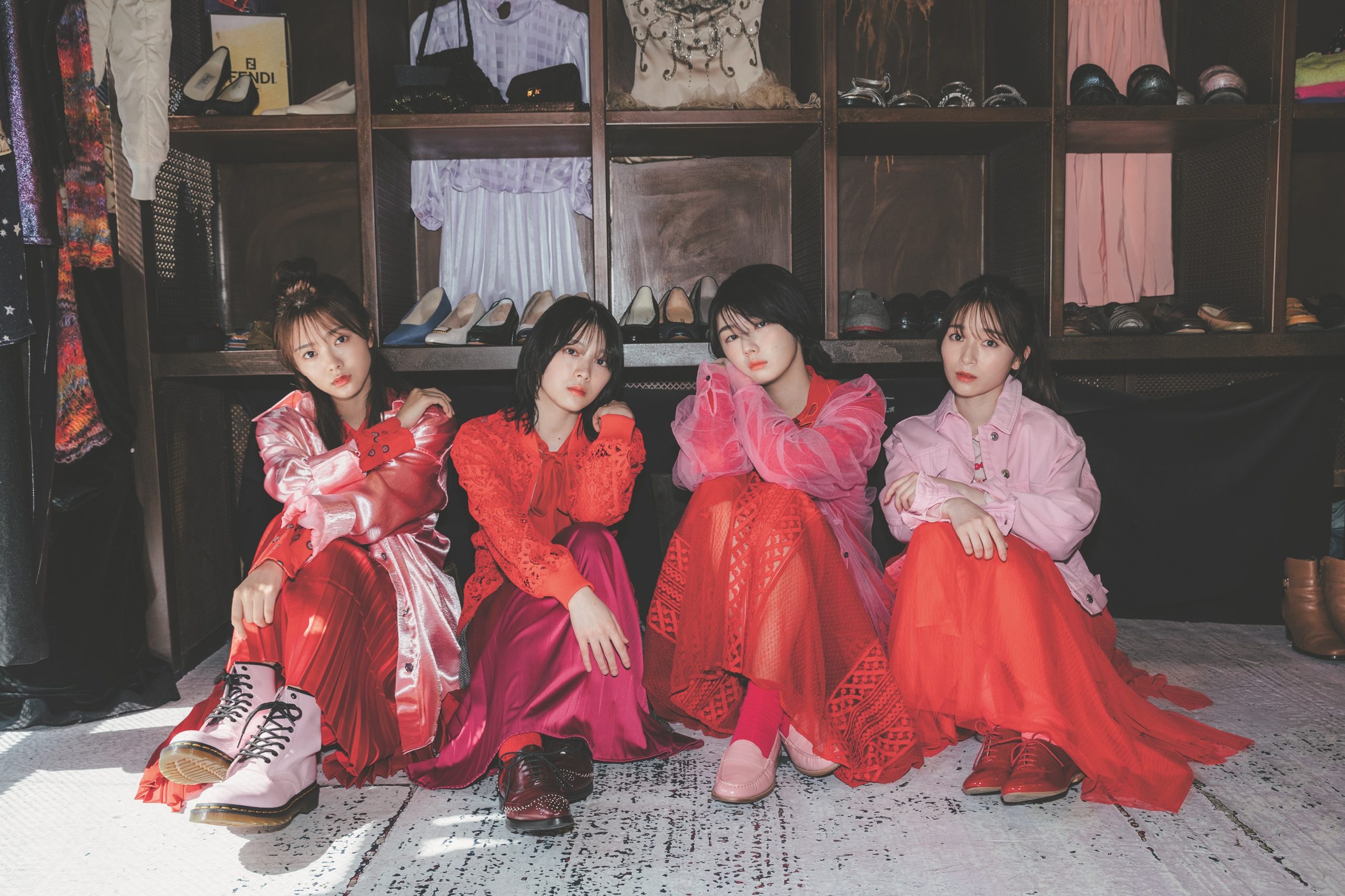 「B.L.T.2022年5月号」より櫻坂46の田村保乃、藤吉夏鈴、森田ひかる、守屋麗奈