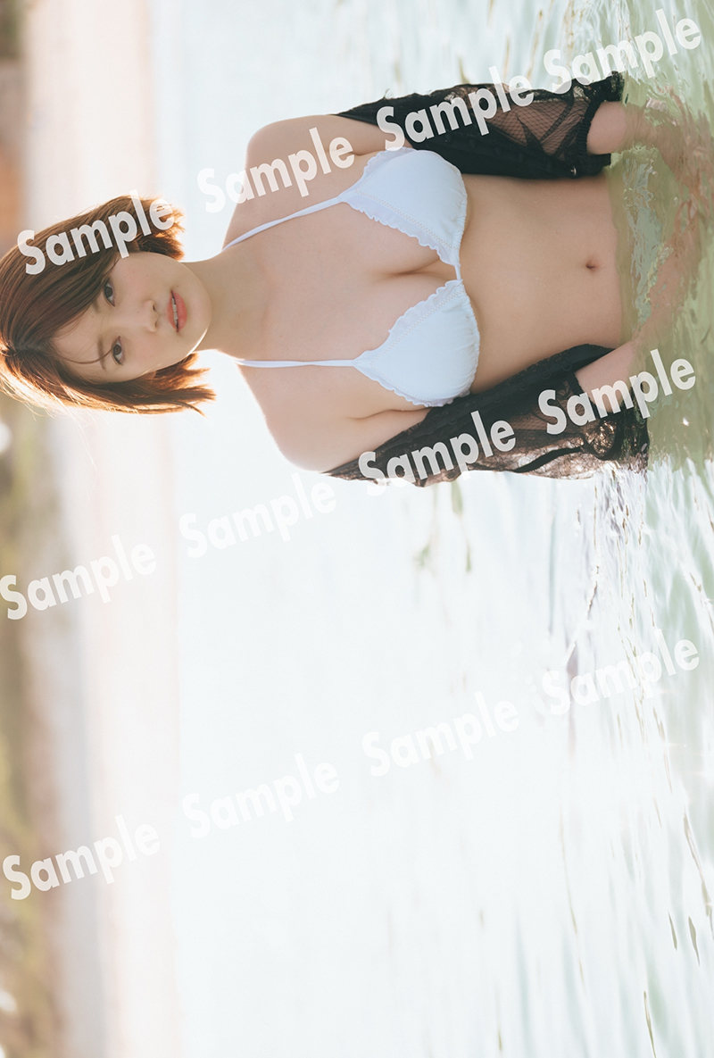 乃木坂46樋口日奈1st写真集、紀伊國屋書店限定ポストカード