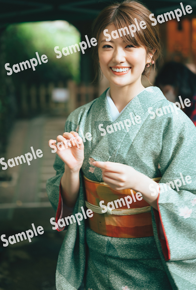 乃木坂46樋口日奈1st写真集、楽天ブックス限定ポストカード