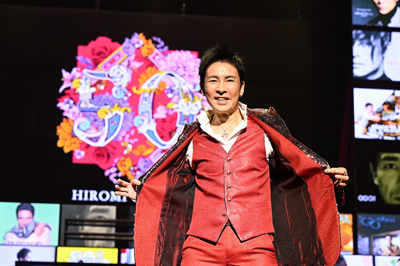 郷ひろみ「Hiromi Go 50th Anniversary Celebration Tour 2022~Keep Singing~」より