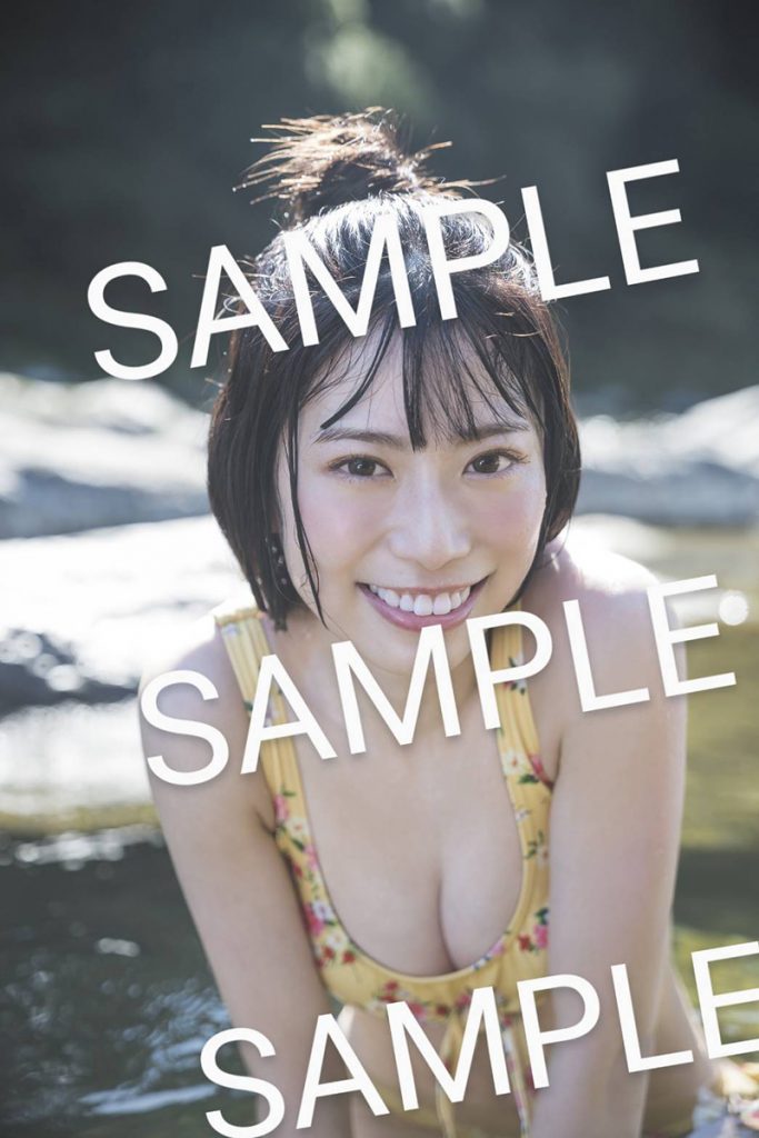 日向坂46東村芽依1st写真集「見つけた」より封入ポストカード
©藤本和典/白夜書房