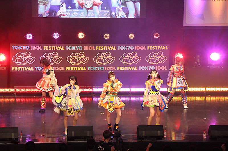 FES☆TIVEが「TOKYO IDOL FESTIVAL 2022」最終日のHOT STAGEにトップバッターとして登場