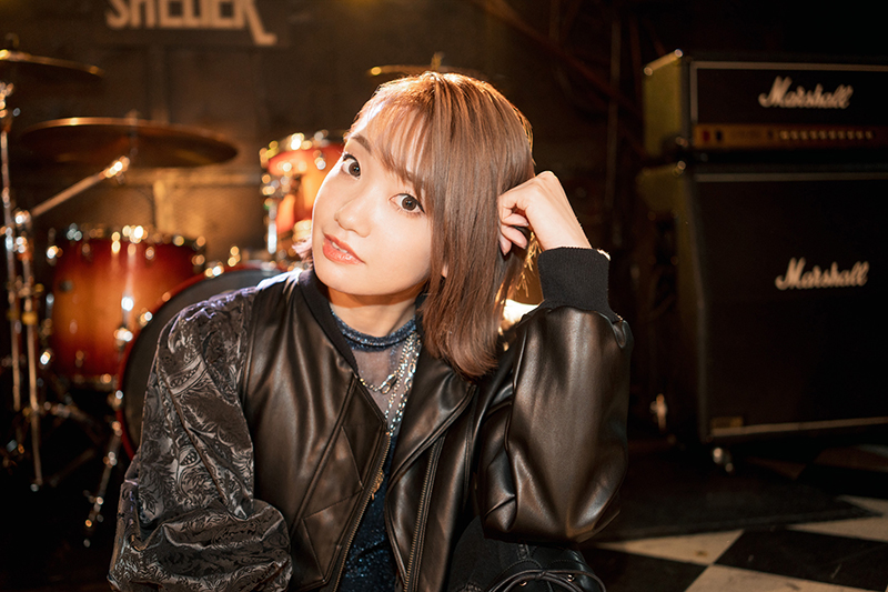 声優・大橋彩香のメモリアルブック「Sunflower」よりHMV特典ブロマイド
