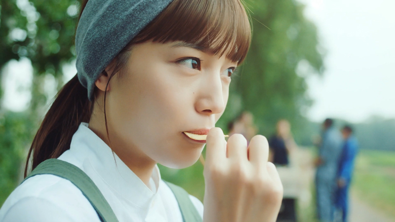 川口春奈が出演するカルビー新CMの放映が決定