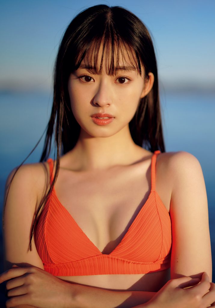 「週刊プレイボーイ42&43号」に登場している井本彩花