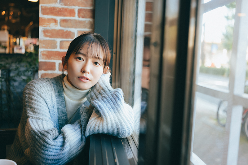 「EX大衆デジタル写真集:38 志田音々『届きそうで、届かない…』」