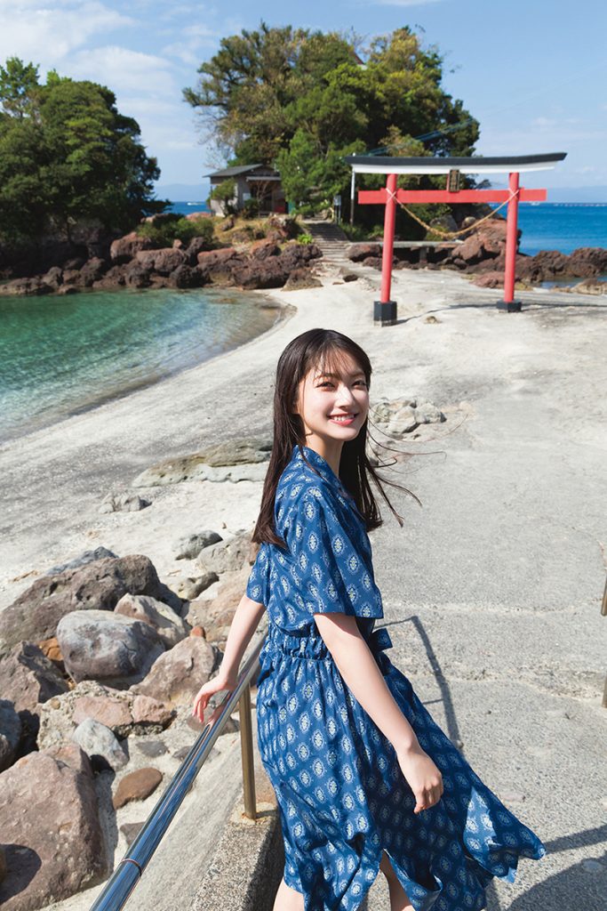 「櫻坂46大園玲1st写真集 半分光、半分影」(光文社)より