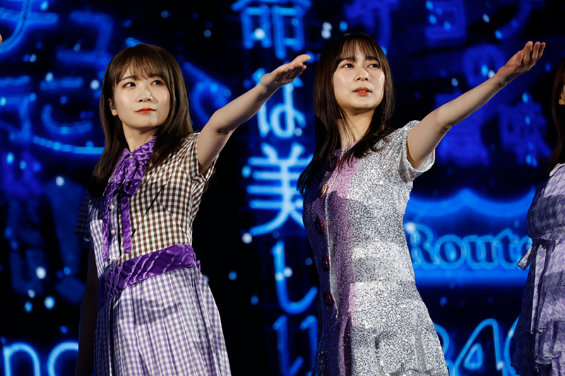 乃木坂46 11th YEAR BIRTHDAY LIVE「DAY1 ~全体ライブ」より秋元真夏と鈴木絢音