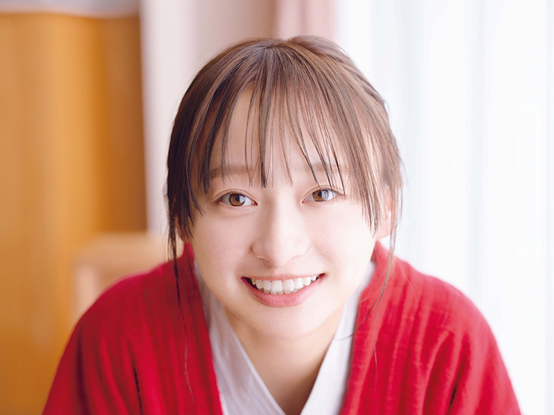日向坂46影山優佳1st写真集「知らないことだらけ」Loppi・HMV版裏表紙