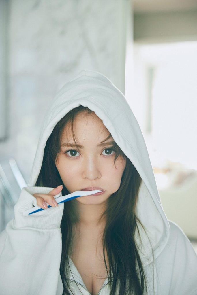 日向坂46加藤史帆1st写真集「#会いたい」より