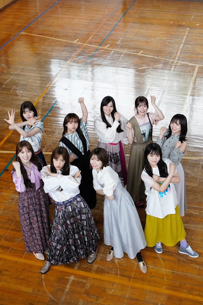 「B.L.T.2023年7月号」表紙&巻頭を飾る日向坂46一期生
