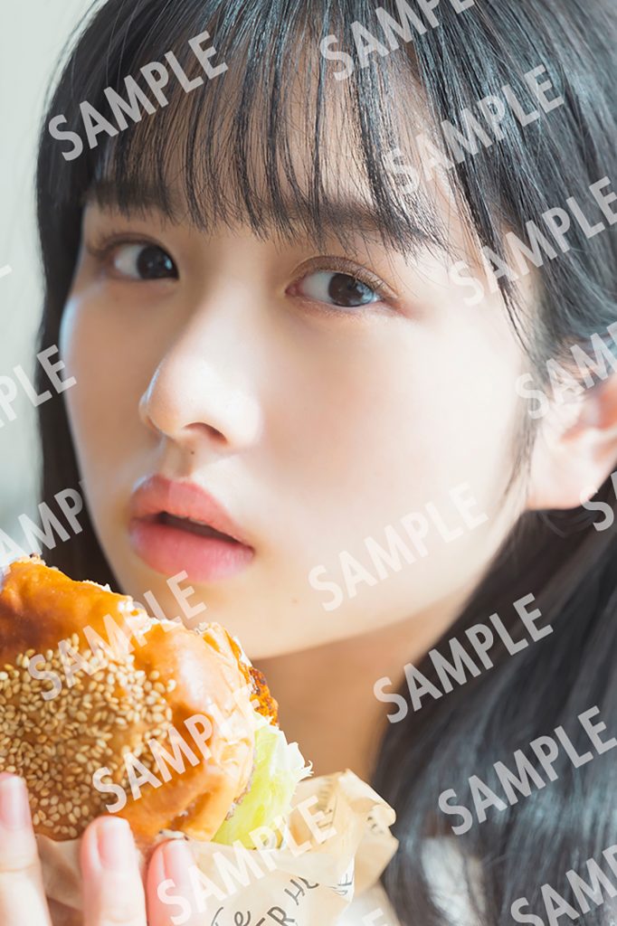 日向坂46上村ひなの1st写真集「そのままで」丸善ジュンク堂ポストカード