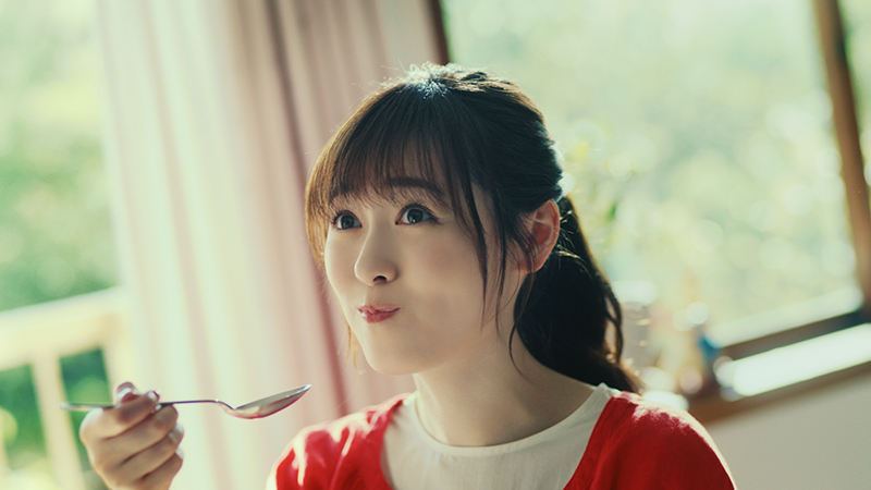 カルビー「フルグラ」新TVCMに出演する福原遥