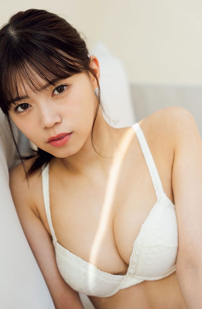 「週刊プレイボーイ34&35号」に登場している高梨結
