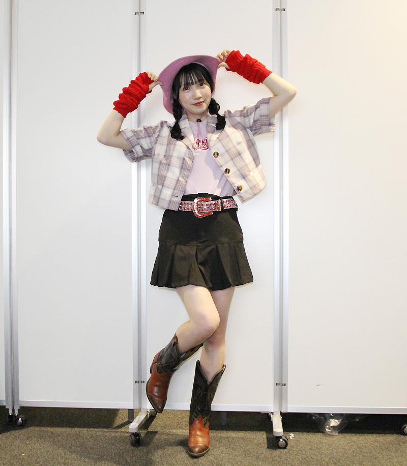 FES☆TIVEの青葉ひなりが「＠JAM EXPO 2023」のファッションショーにゲスト出演した