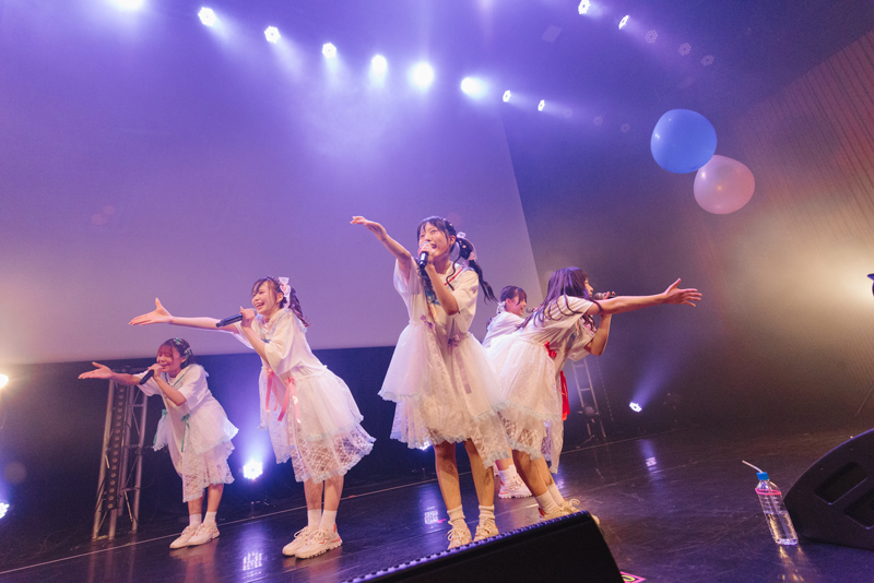 東京・神田明神ホールで1st Anniversary OnemanLIVEを行ったフューチャーサイダー／Photo: ワタナベタイシ