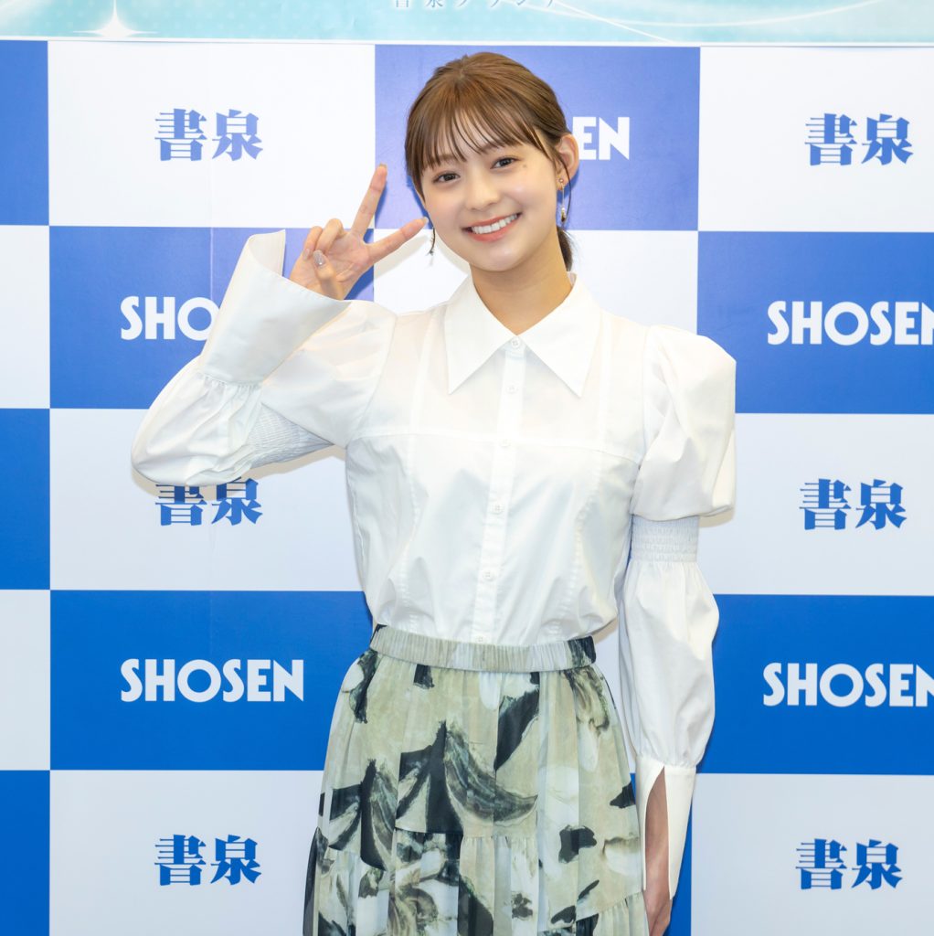 田﨑さくらが「週刊ビッグコミックスピリッツ」表紙登場&デジタル写真集「Blue Bird」発売記念取材会に出席