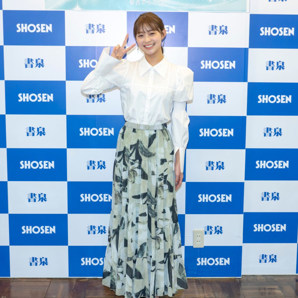 田﨑さくらが「週刊ビッグコミックスピリッツ」表紙登場&デジタル写真集「Blue Bird」発売記念取材会に出席