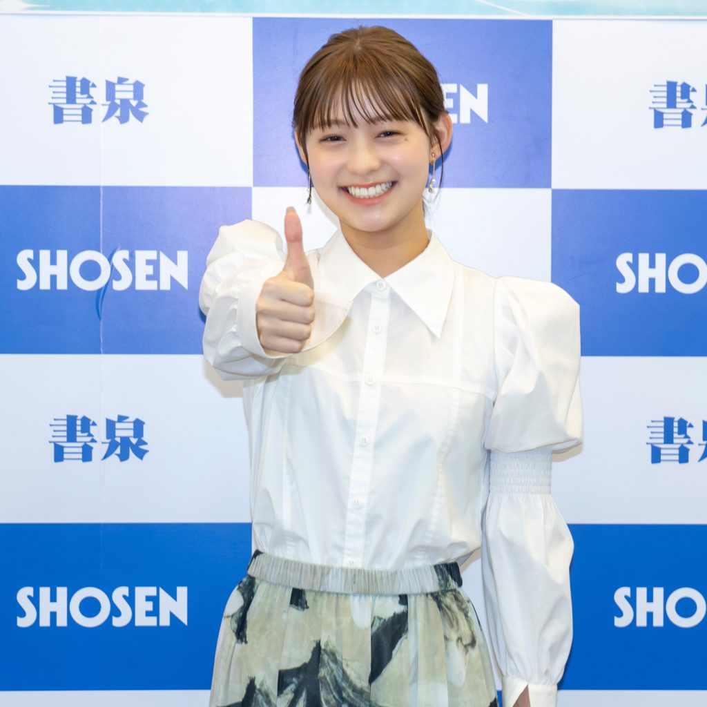 田﨑さくらが「週刊ビッグコミックスピリッツ」表紙登場&デジタル写真集「Blue Bird」発売記念取材会に出席