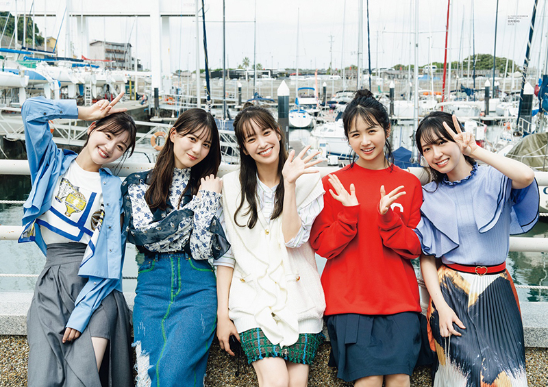 「B.L.T.2023年12月号」別冊付録:佐々木久美&佐々木美玲&金村美玖&小坂菜緒&上村ひなの(日向坂46) 両面超ビッグポスター(表)