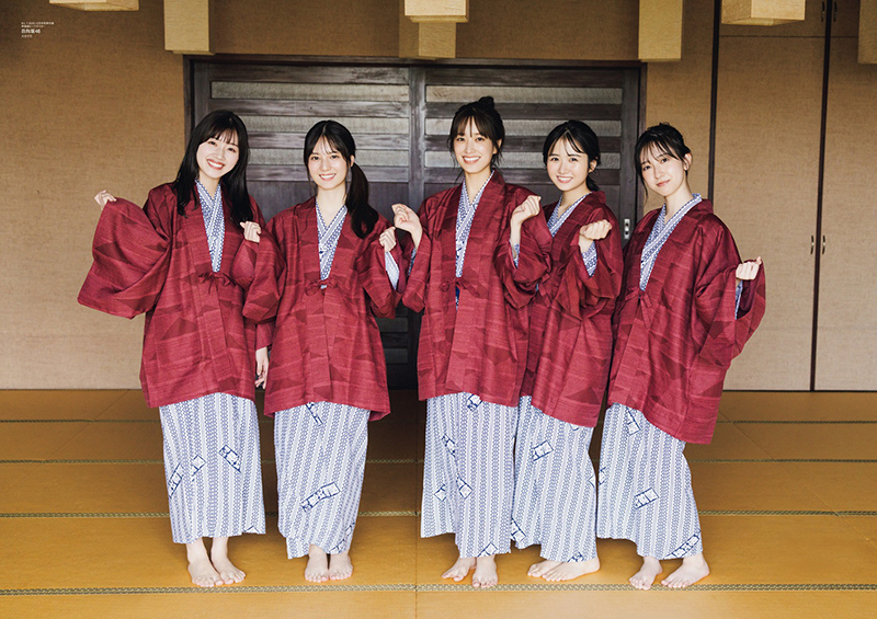 「B.L.T.2023年12月号」別冊付録:佐々木久美&佐々木美玲&金村美玖&小坂菜緒&上村ひなの(日向坂46) 両面超ビッグポスター(裏)