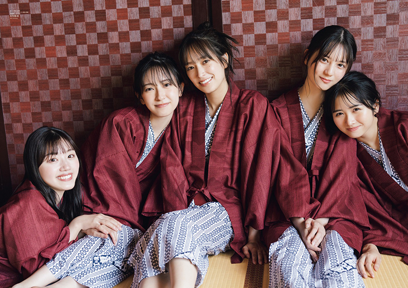 「B.L.T.2023年12月号」ローソンエンタテインメント購入者特典:佐々木久美&佐々木美玲&金村美玖&小坂菜緒&上村ひなの(日向坂46)両面ポスター(表)