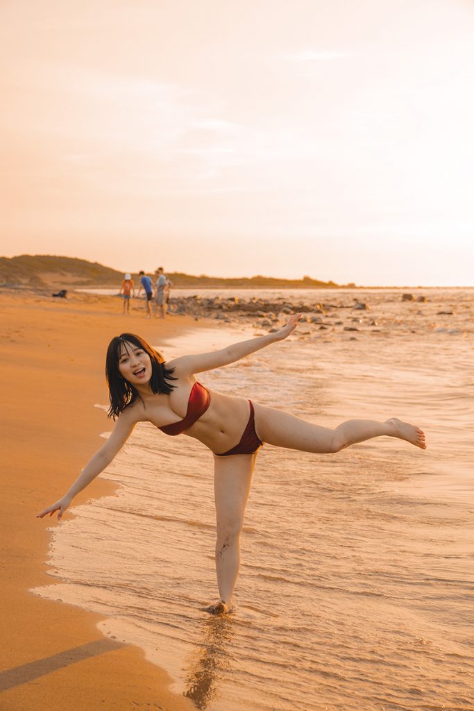 「テラス×テラス」池本しおり1st写真集「すきなの?」より裏表紙カット