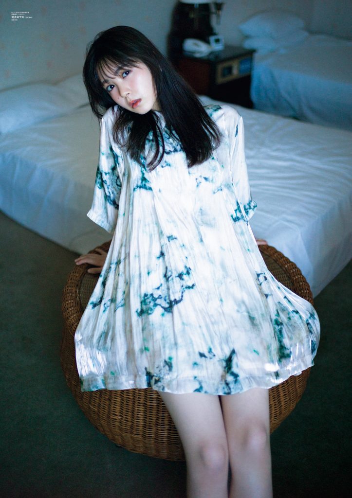「B.L.T.2024年1月号」別冊付録:筒井あやめ(乃木坂46) 両面超ビッグポスター(表)