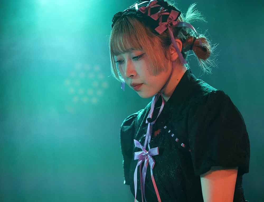 「CRAYONS<クレヨンズ>定期公演Vol.12」より