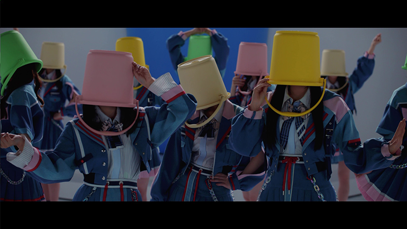 HKT48 17thシングル「バケツを被れ!」MVより