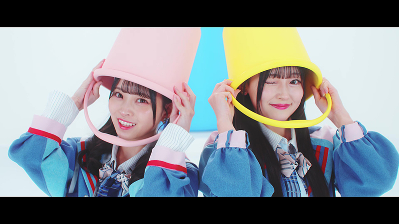 HKT48 17thシングル「バケツを被れ!」MVより