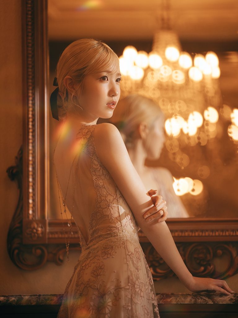 ウエディング情報誌『ゼクシィ国内リゾートウエディング2024 Spring&Summer』に登場するAKB48本田仁美