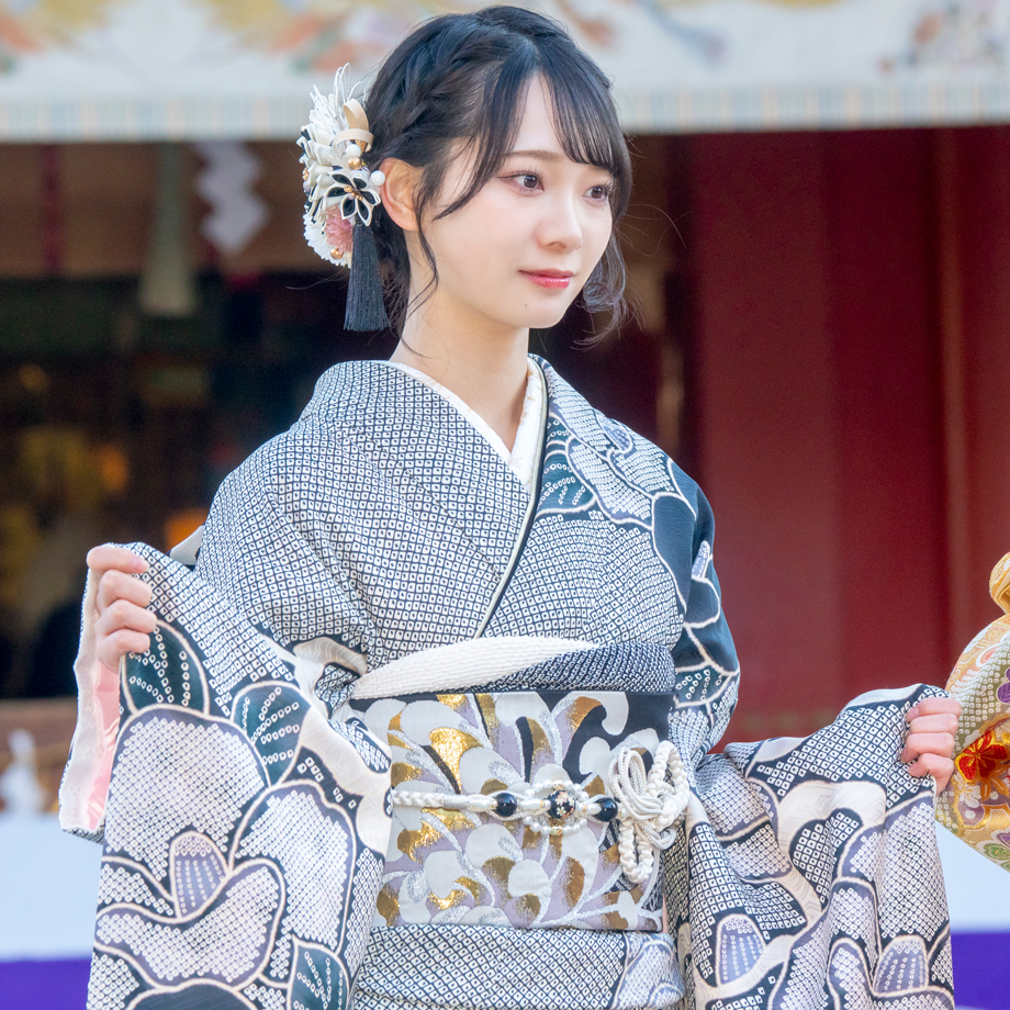 「AKB48 2024年新成人メンバー 二十歳のつどい記念撮影会」に出席した成田香姫奈