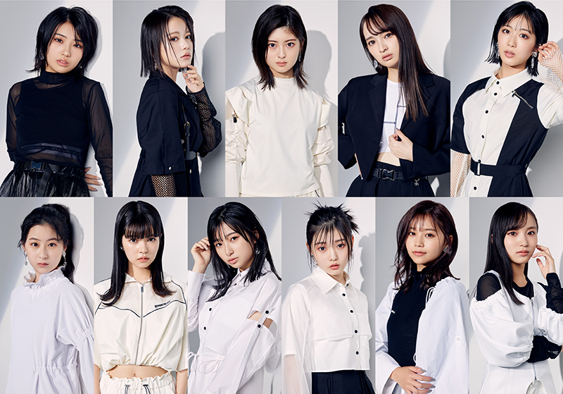「WHITE SCORPION」上段左からNAVI、ACE、HANNA、ALLY、AOI/下段左からCOCO、NATSU、CHOCO、MOMO、NICO、ACO