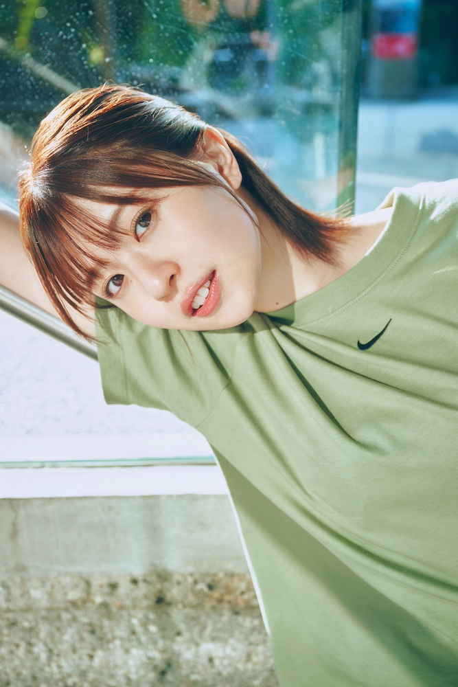日向坂46・松田好花 1st写真集「振り向いて」/撮影:岡本武志/講談社
