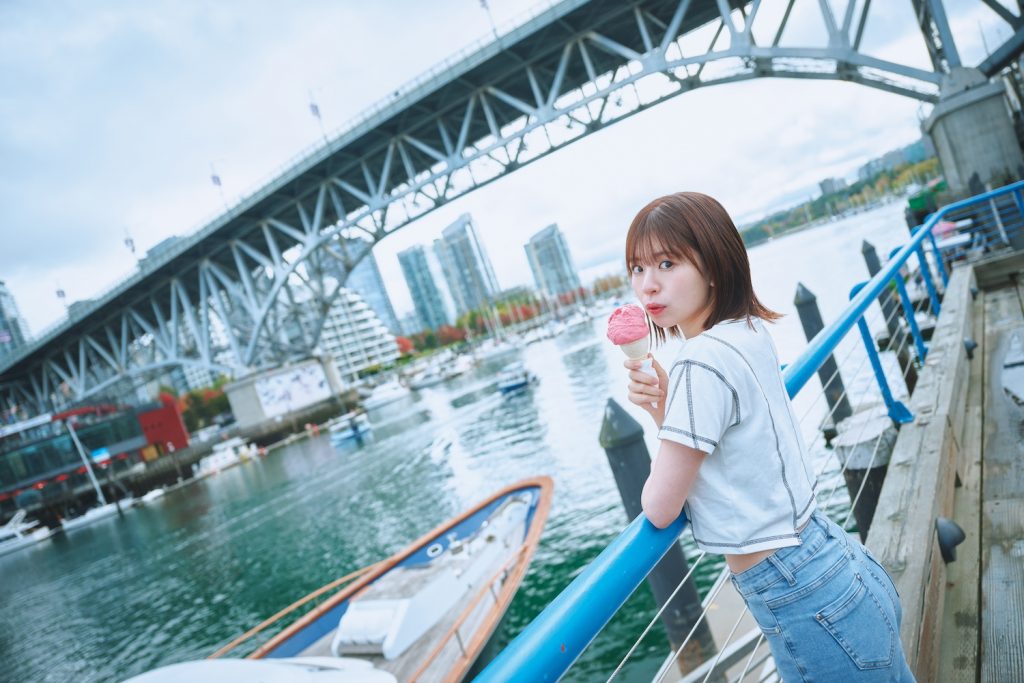 日向坂46・松田好花 1st写真集「振り向いて」/撮影:岡本武志/講談社
