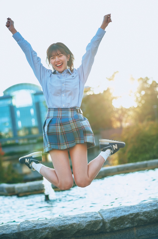 日向坂46・松田好花 1st写真集「振り向いて」/撮影:岡本武志/講談社