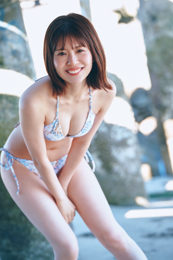 日向坂46・松田好花 1st写真集「振り向いて」/撮影:岡本武志/講談社