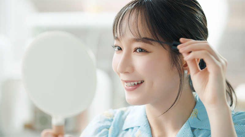 吉岡里帆が出演する「ディーアップ マスカラ&アイライナー」新TVCM