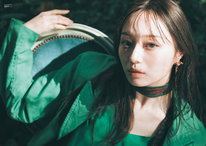 「B.L.T.2024年5月号」別冊付録:梅澤美波(乃木坂46) 両面超ビッグポスター(表)