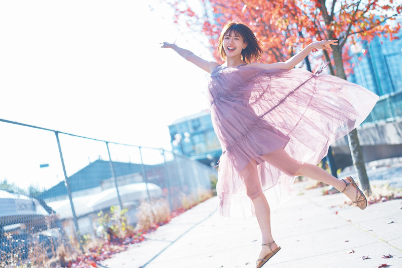 日向坂46・松田好花 1st写真集「振り向いて」/撮影:岡本武志/講談社