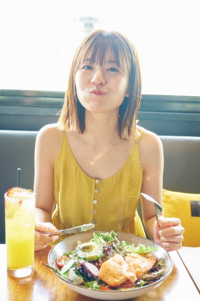 日向坂46・松田好花 1st写真集「振り向いて」/撮影:岡本武志/講談社