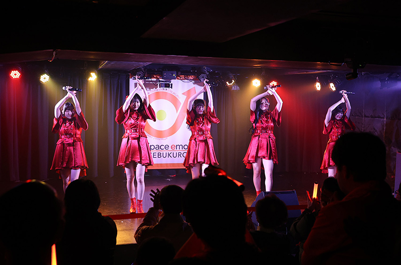 九州女子翼 ライブ特化型ステージ「エモい女子翼。」より