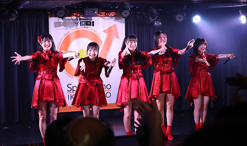 九州女子翼 ライブ特化型ステージ「エモい女子翼。」より
