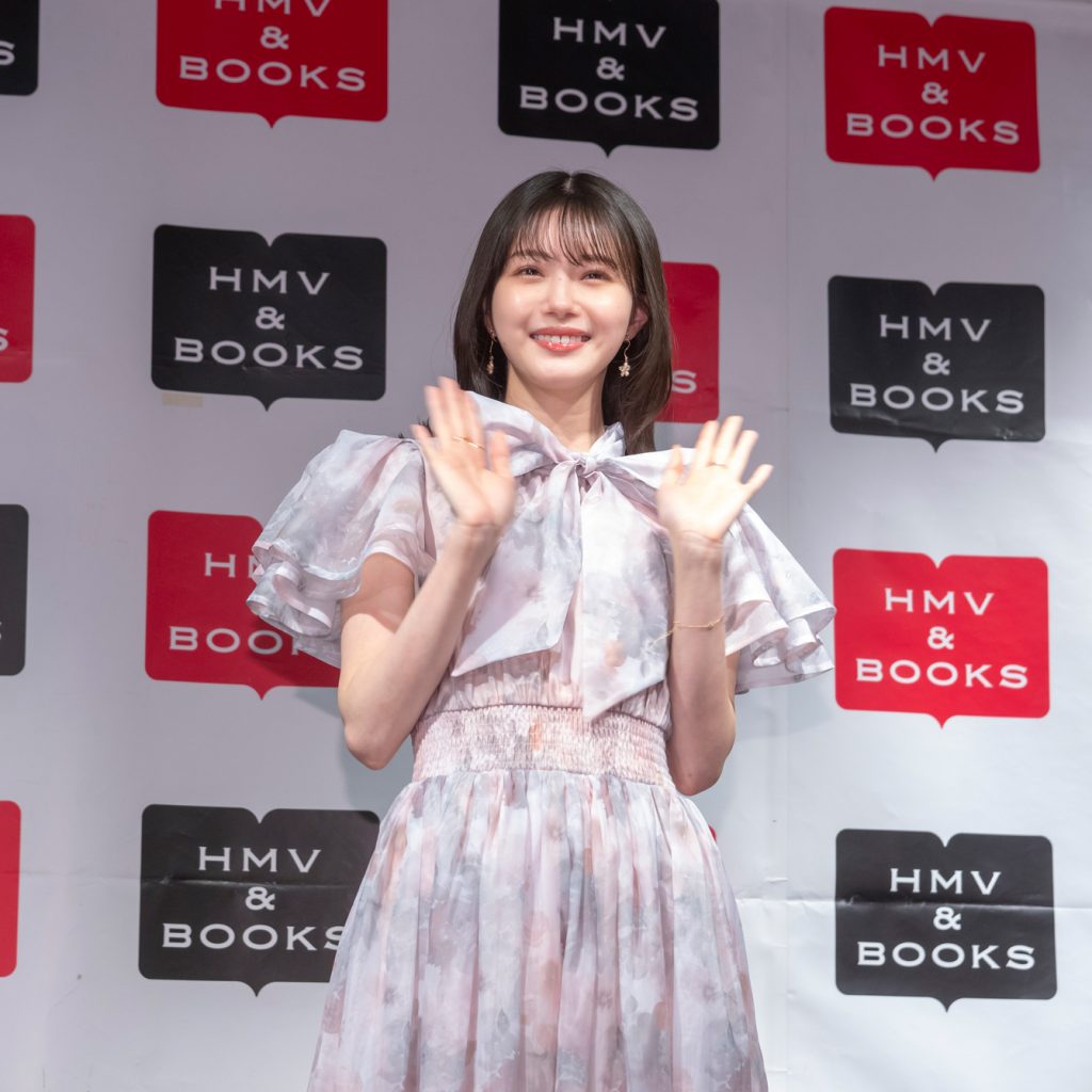 市川美織が2nd写真集「果汁29%」(玄光社)発売記念取材会に出席