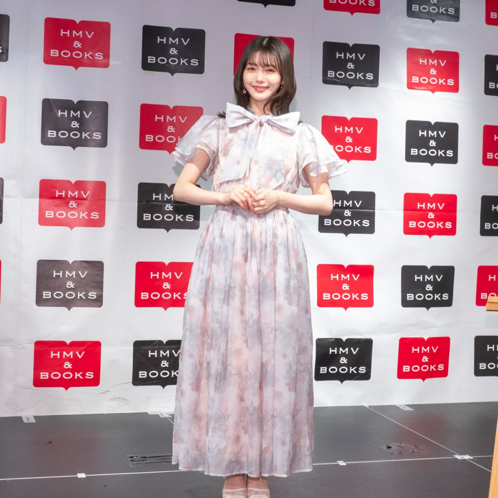 市川美織が2nd写真集「果汁29%」(玄光社)発売記念取材会に出席